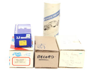 Lot 151 - DIVERS (5)