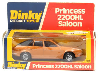 Lot 436 - DINKY TOYS (GB) (1)