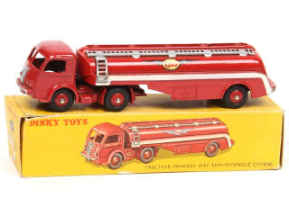 Lot 451 - DINKY TOYS (FRANCE) (1)