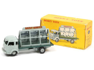 Lot 454 - DINKY TOYS (FRANCE) (1)