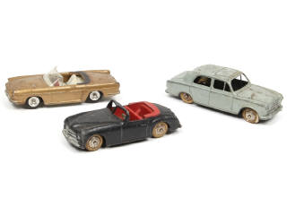 Lot 465 - DINKY TOYS (FRANCE) (3)