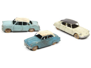 Lot 466 - DINKY TOYS (FRANCE) (3)