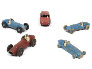 Lot 467 - DINKY TOYS (FRANCE) (5)