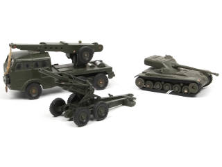 Lot 469 - DINKY TOYS (FRANCE) (3)