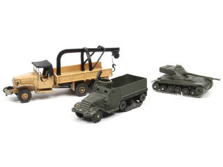 Lot 470 - DINKY TOYS (FRANCE) (3)
