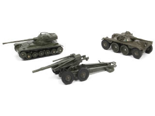 Lot 472 - DINKY TOYS (FRANCE) (3)