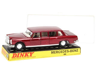 Lot 239 - DINKY TOYS (GB) (1)
