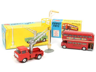 Lot 215 - CORGI TOYS (GB) (2)