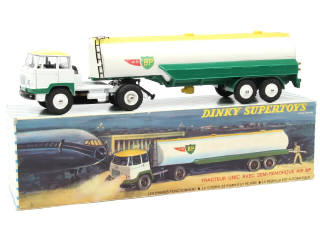 Lot 574 - DINKY TOYS (FRANCE) (1)
