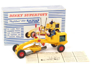 Lot 573 - DINKY TOYS (FRANCE) (1)