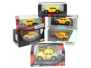 Lot 168 - DIVERS (6)