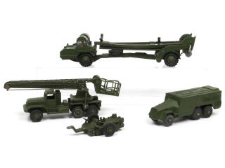 Lot 420 - DINKY TOYS (GB) (3)