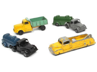 Lot 228 - DIVERS (4)