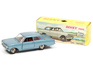 Lot 392 - DINKY TOYS (FRANCE) (1)