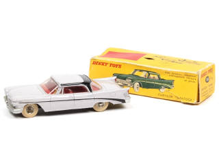 Lot 393 - DINKY TOYS (FRANCE) (1)