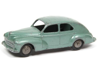 Lot 353 - DINKY TOYS (FRANCE) (1)