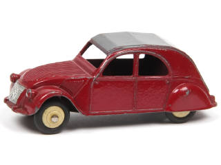 Lot 352 - DINKY TOYS (FRANCE) (1)