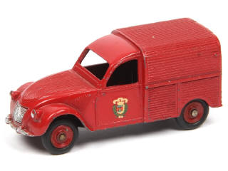 Lot 359 - DINKY TOYS (FRANCE) (1)