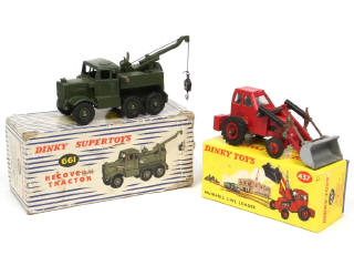 Lot 336 - DINKY TOYS (GB) (2)