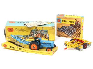 Lot 299 - CORGI TOYS (GB) (2)