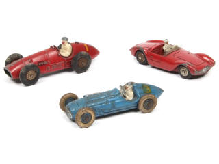 Lot 371 - DINKY TOYS (FRANCE) (3)