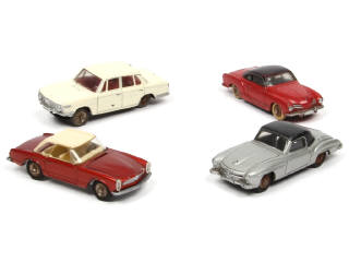 Lot 378 - DINKY TOYS (FRANCE) (4)