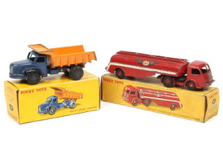 Lot 403 - DINKY TOYS (GB) (2)