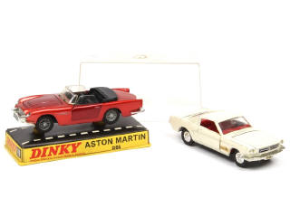 Lot 334 - DINKY TOYS (GB) (2)