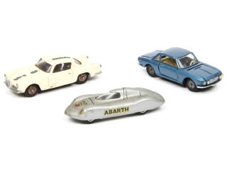 Lot 251 - DIVERS (3)