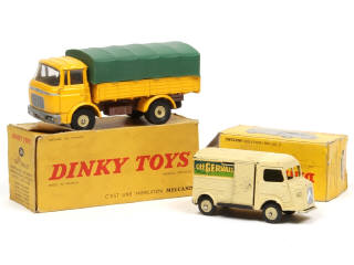 Lot 332 - DINKY TOYS (FRANCE) (2)