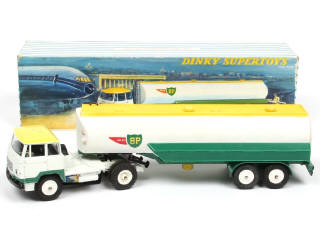 Lot 296 - DINKY TOYS (FRANCE) (1)