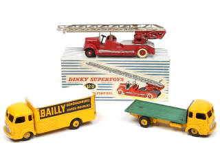 Lot 350 - DINKY TOYS (FRANCE) (3)