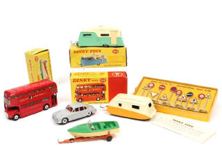 Lot 260 - DINKY TOYS (GB) (6)