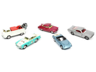 Lot 231 - CORGI TOYS (GB) (5)