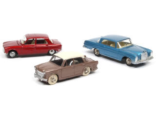 Lot 339 - DINKY TOYS (FRANCE) (3)
