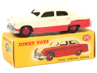 Lot 552 - DINKY TOYS (GB) (1)