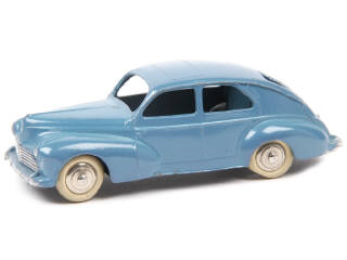 Lot 587 - DINKY TOYS (FRANCE) (1)