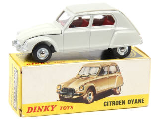 Lot 670 - DINKY TOYS (FRANCE) (1)