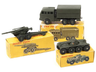 Lot 717 - DINKY TOYS (FRANCE) (3)