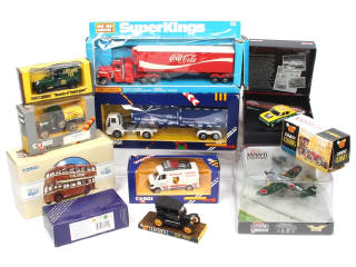 Lot 327 - DIVERS (GB) (10)