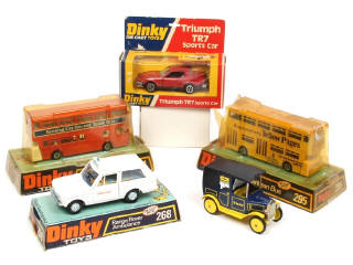 Lot 418 - DINKY TOYS (GB) (5)