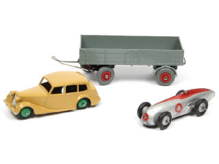 Lot 399 - DINKY TOYS (GB) (3)