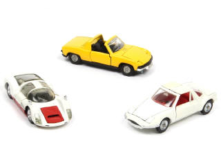 Lot 402 - DINKY TOYS (FRANCE) (3)