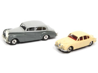 Lot 390 - DINKY TOYS (GB) (2)