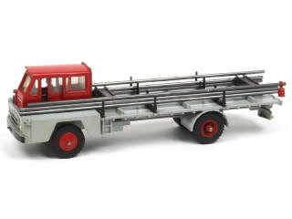Lot 463 - DINKY TOYS (FRANCE) (1)
