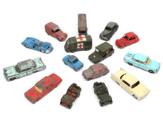 Lot 495 - DINKY TOYS (FRANCE) (15)