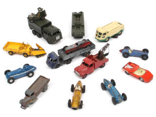 Lot 496 - DINKY TOYS (FRANCE) (12)