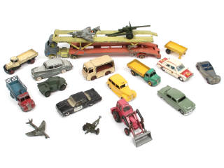 Lot 433 - DINKY TOYS (GB) (18)
