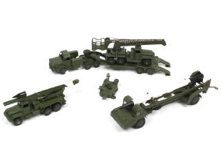 Lot 414 - DINKY TOYS (GB) (4)