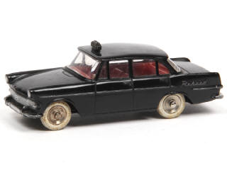 Lot 461 - DINKY TOYS (FRANCE) (1)